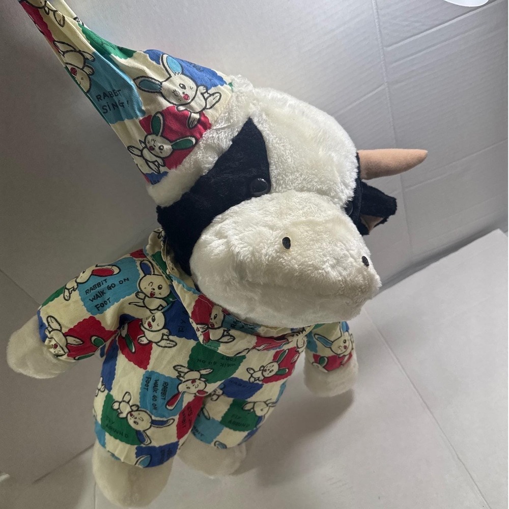 Vintage Link & Pan Cow Plush in Rabbit Pajamas Nightcap Engrish Phrases‎ Toy